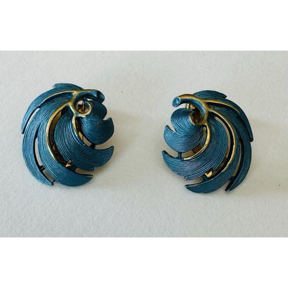 Vintage Lisner Signed Clip-On Earrings Gold‎ Tone Blue Jewelry